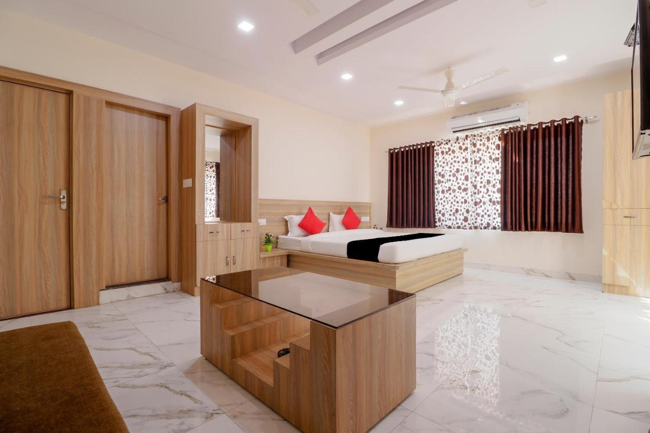 Capital O 63158 Hotel Om Sai Ram Chhatarpur Eksteriør billede