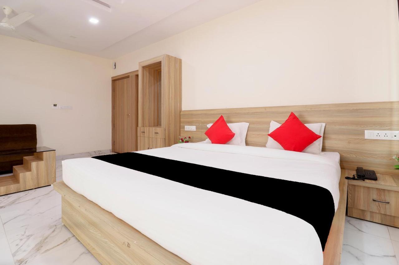 Capital O 63158 Hotel Om Sai Ram Chhatarpur Eksteriør billede