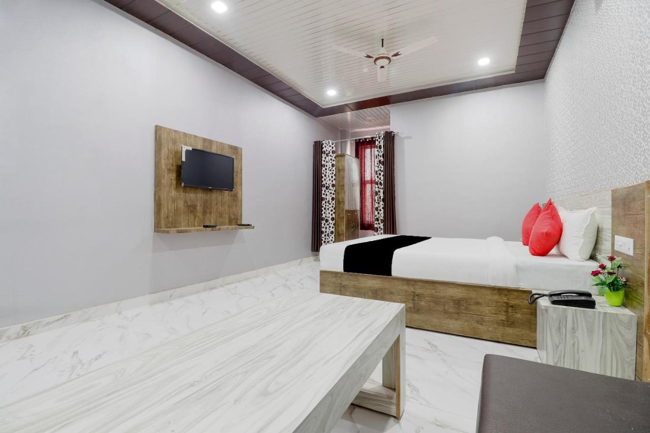 Capital O 63158 Hotel Om Sai Ram Chhatarpur Eksteriør billede