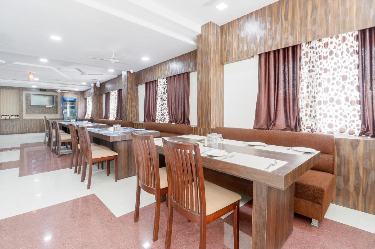 Capital O 63158 Hotel Om Sai Ram Chhatarpur Eksteriør billede