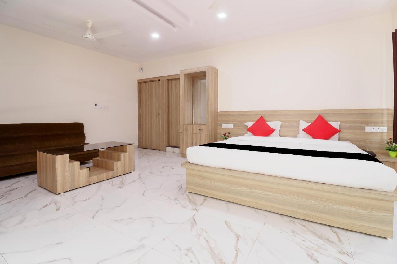 Capital O 63158 Hotel Om Sai Ram Chhatarpur Eksteriør billede