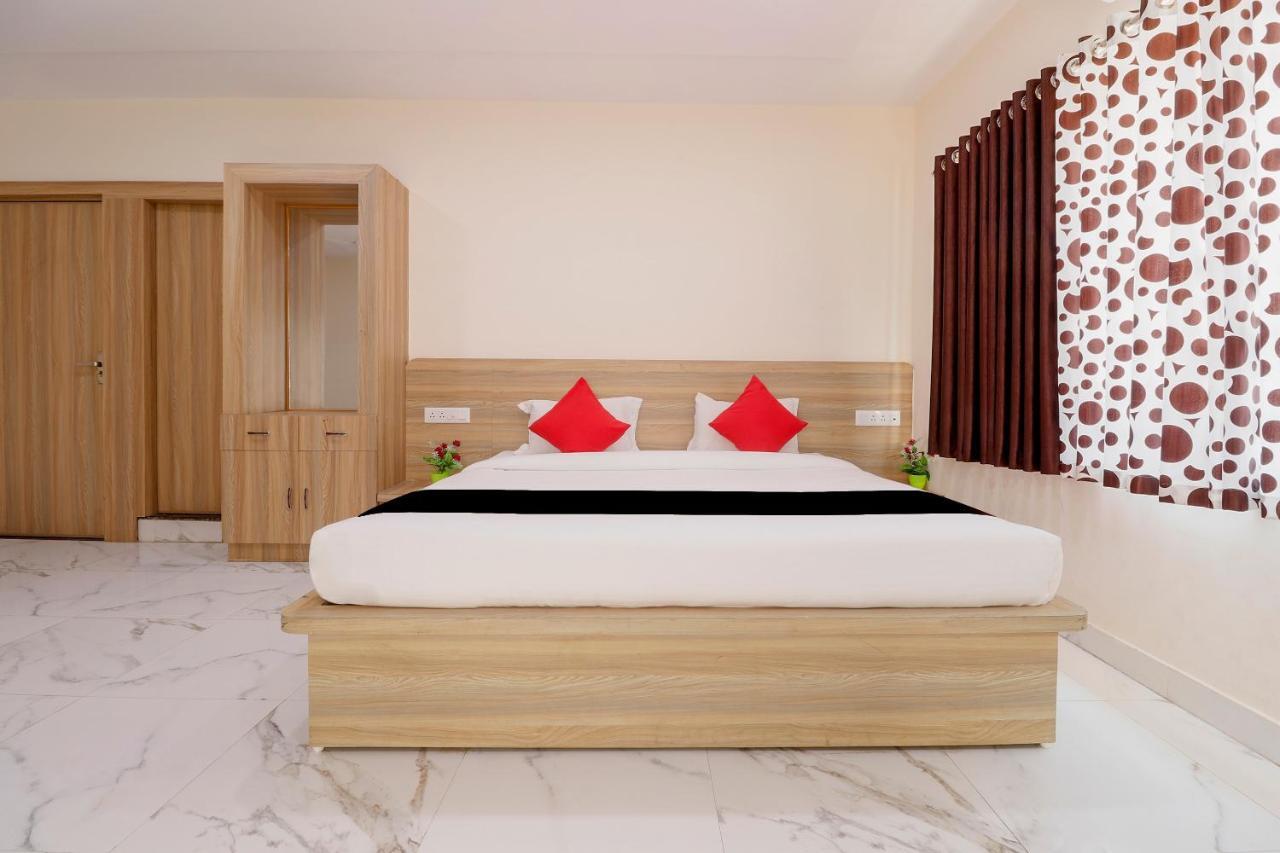 Capital O 63158 Hotel Om Sai Ram Chhatarpur Eksteriør billede