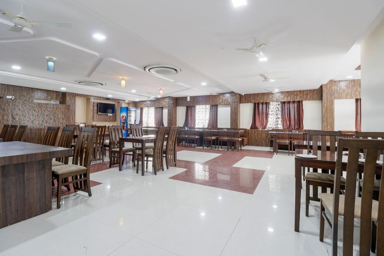 Capital O 63158 Hotel Om Sai Ram Chhatarpur Eksteriør billede